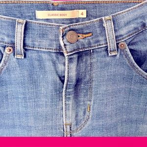 Levi's Classic Boot Cut Women Jeans Size 4 Regular Gently Used.
